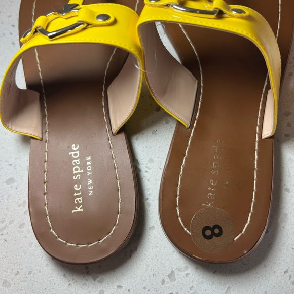 Kate Spade Women's Cece Patent Logo Slip-On T-Strap Sandals Yellow Show NEW Sz 8 - Picture 5 of 12